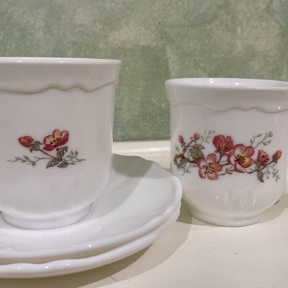 Florentine by Arcopal, 2 vintage tea/coffee cups and saucers - Picture 8 of 11